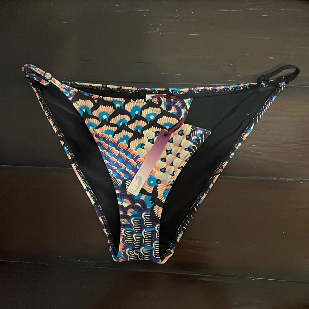 3/$30- Luxury brand Syla by Sylvie Cachay Koi Printed Bikini Bottom SZ III